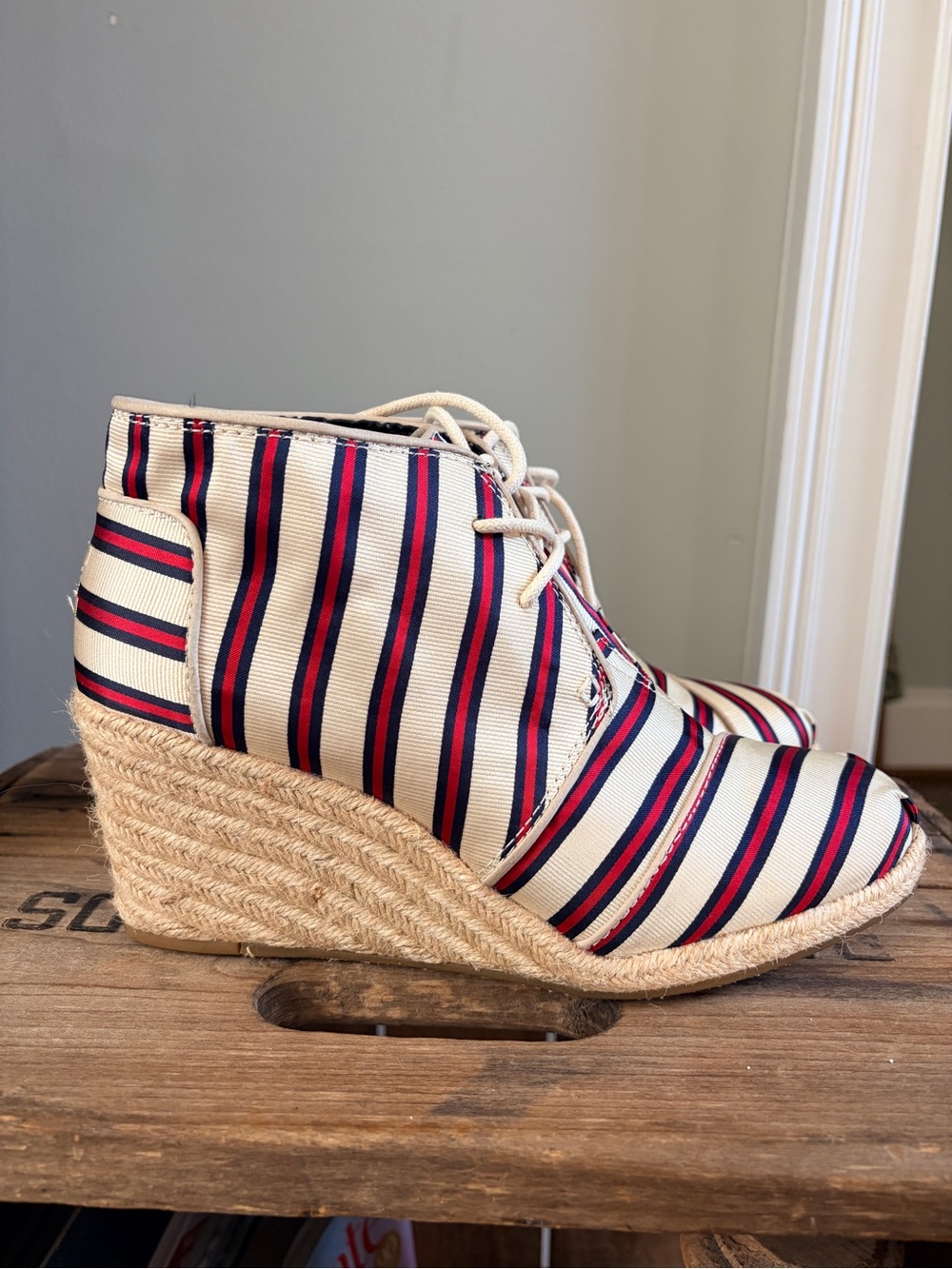 TOMS x Tabitha Simmons Striped Lace-Up Wedge Booties Espadrille Heel Sz 9